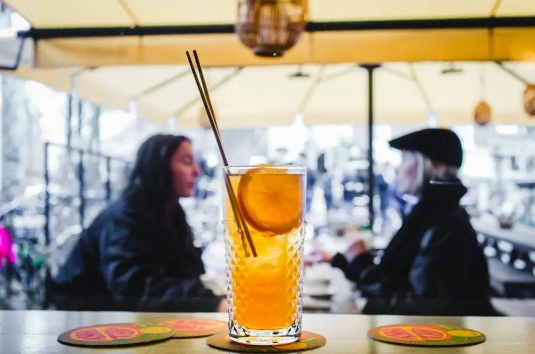 De bästa grönsakerna att använda i färskpressade juicer för viktminskning illustration